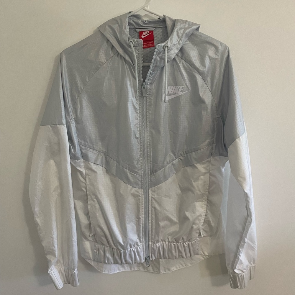 nike gray / white windbreaker size small